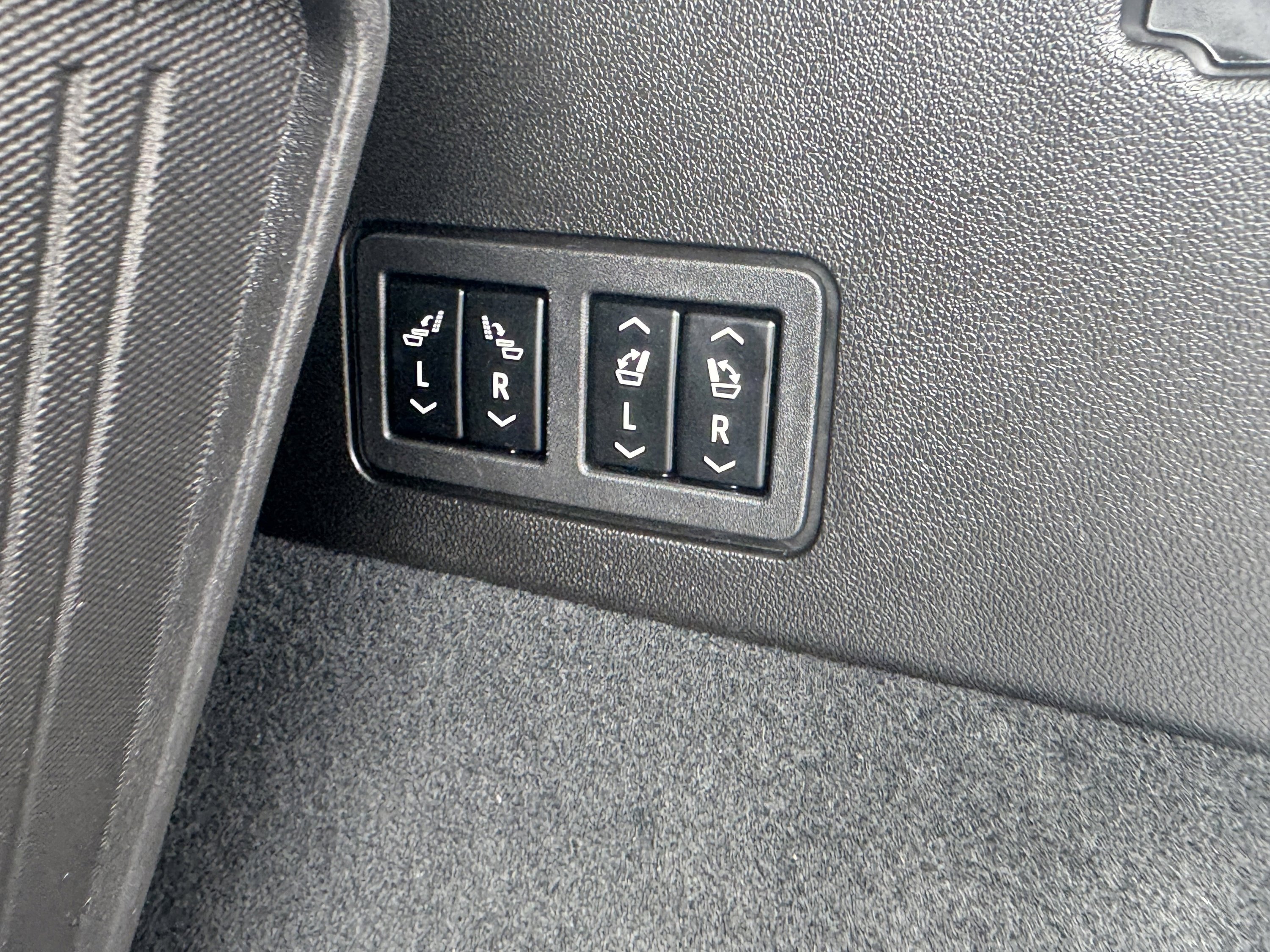 Used 2023 Cadillac XT6 Premium Luxury image 10