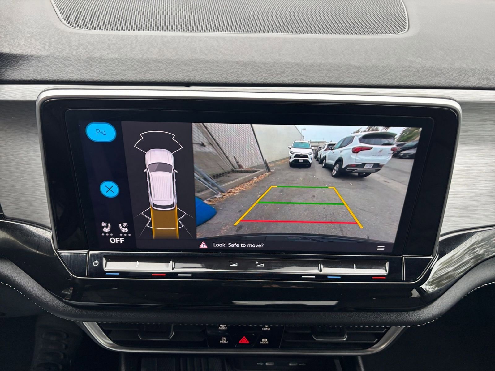 Used 2025 Volkswagen Atlas Cross Sport SE image 17