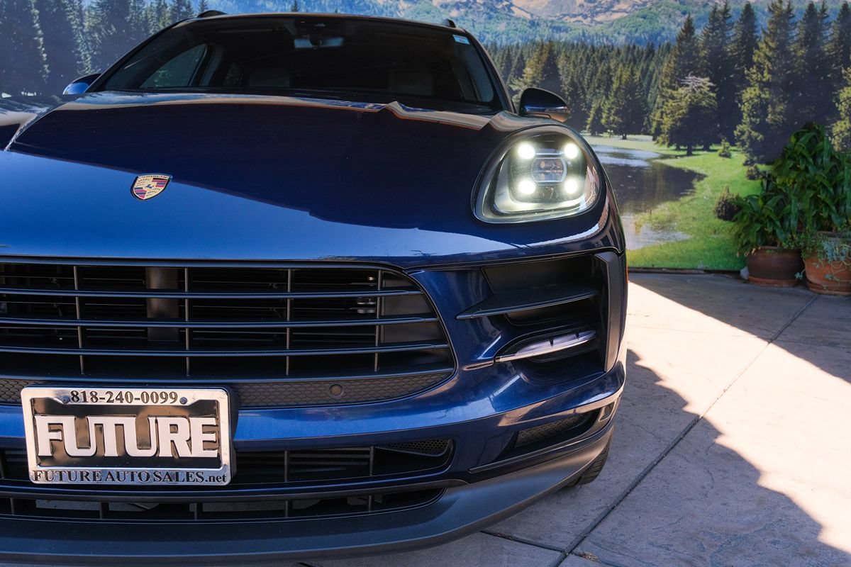 Used 2020 Porsche Macan AWD/4WD image 36