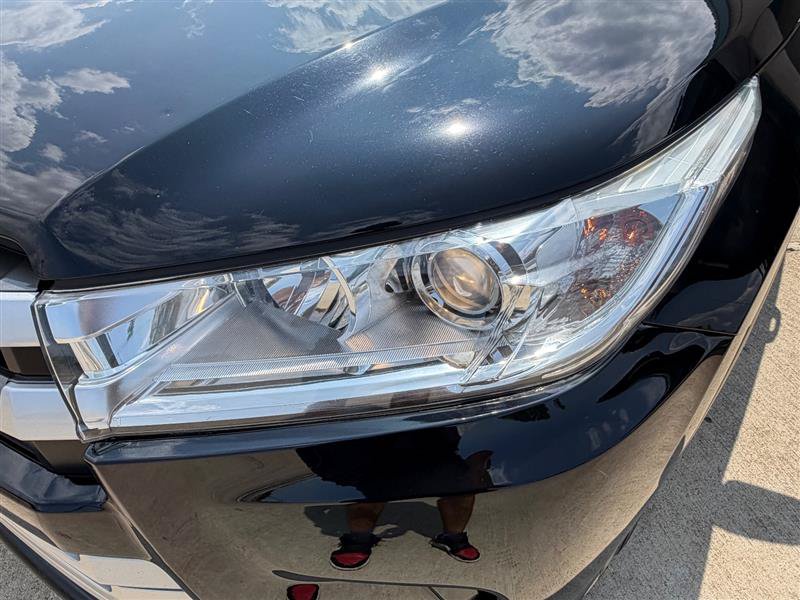 Used 2019 Toyota Highlander XLE AWD/4WD image 18