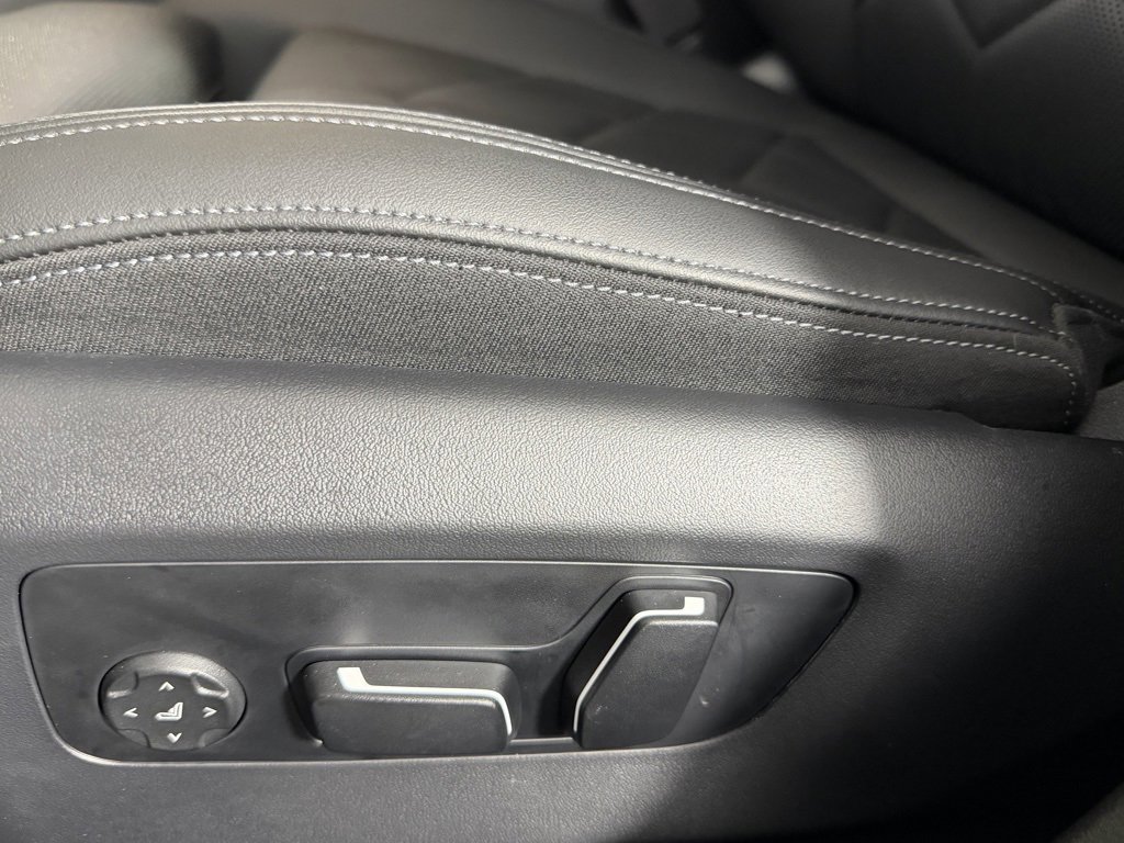 Used 2025 BMW i5 xDrive40 w/ Premium Package image 24