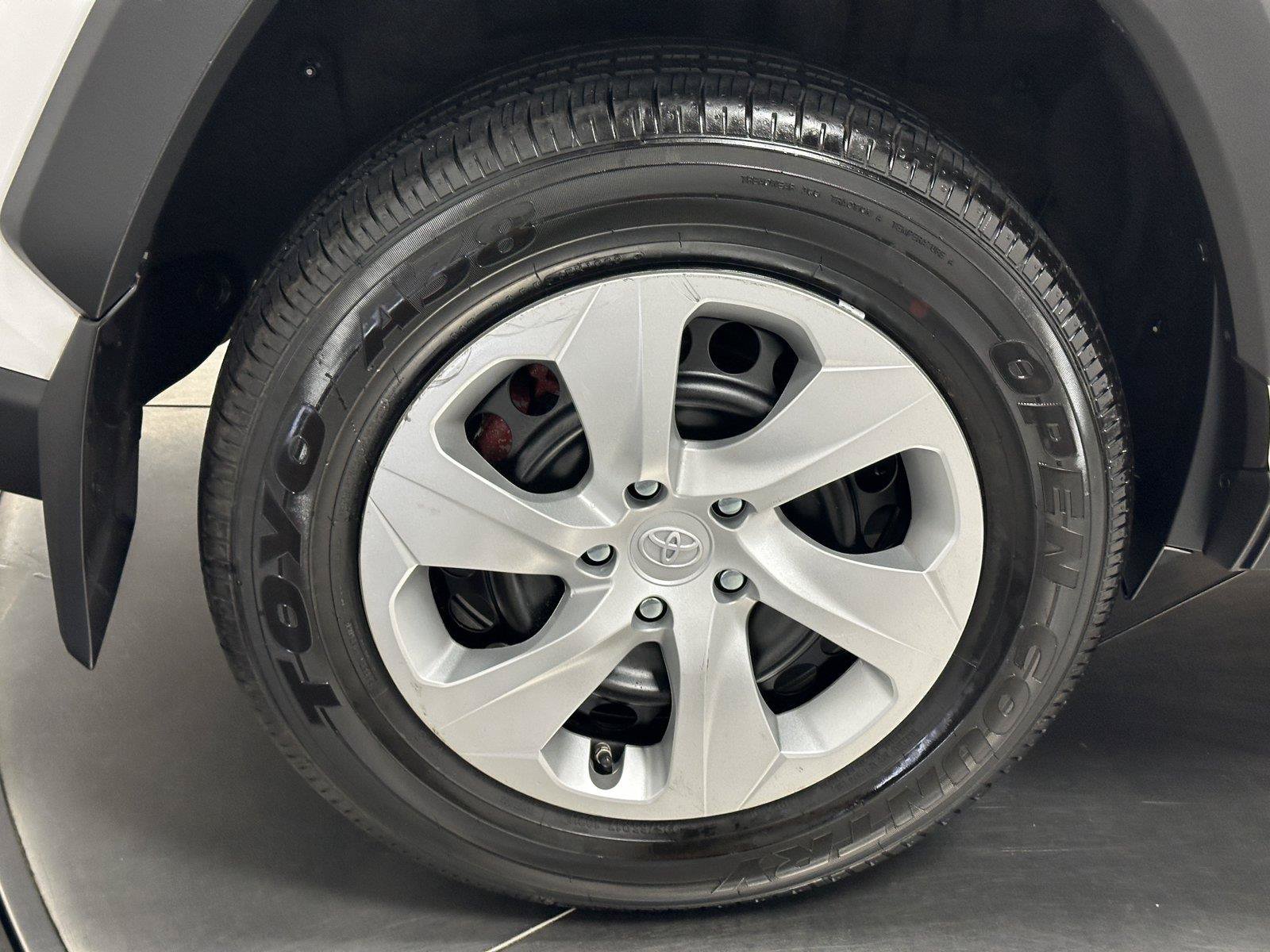 Used 2023 Toyota RAV4 LE AWD/4WD image 16