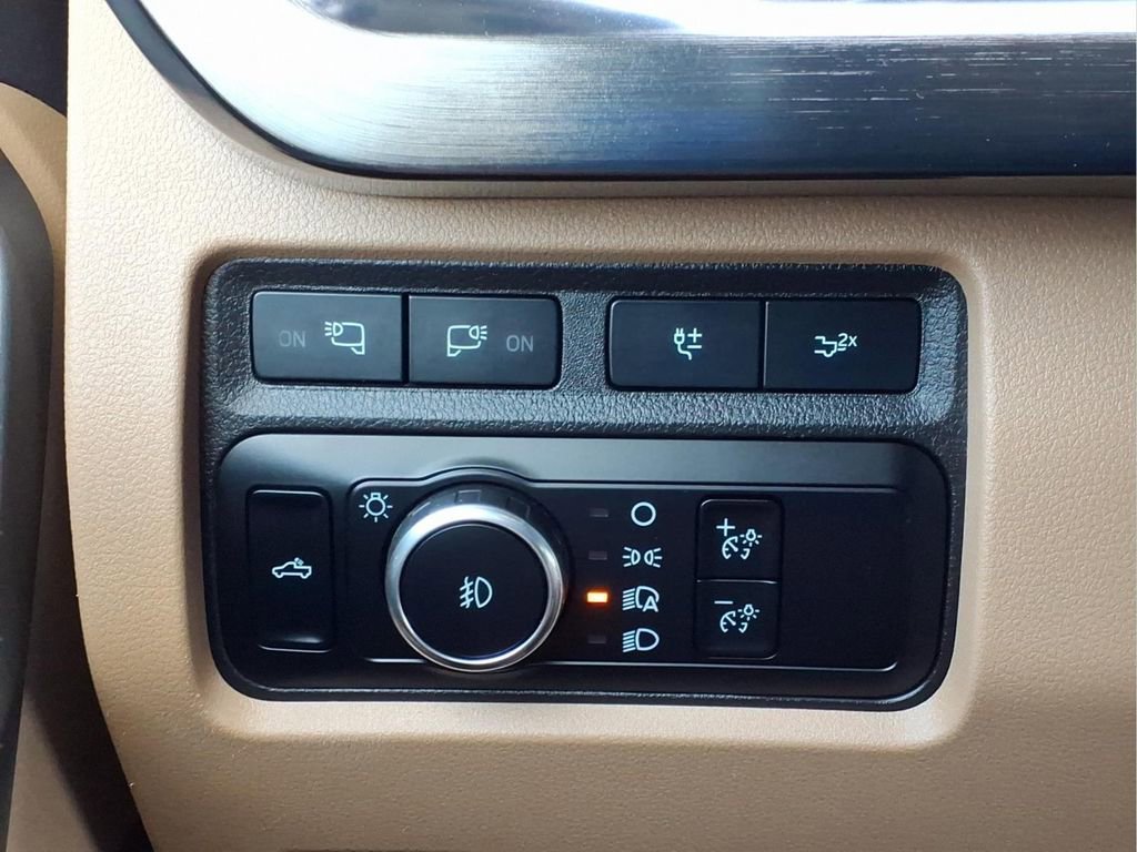 Used 2024 Ford F450 Lariat w/ FX4 Off-Road Package image 26