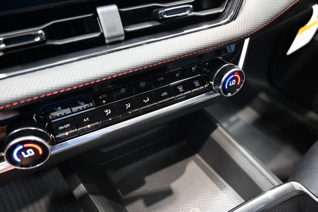 New 2027 Chevrolet Equinox RS w/ Safety and Technology Package AWD/4WD image 17