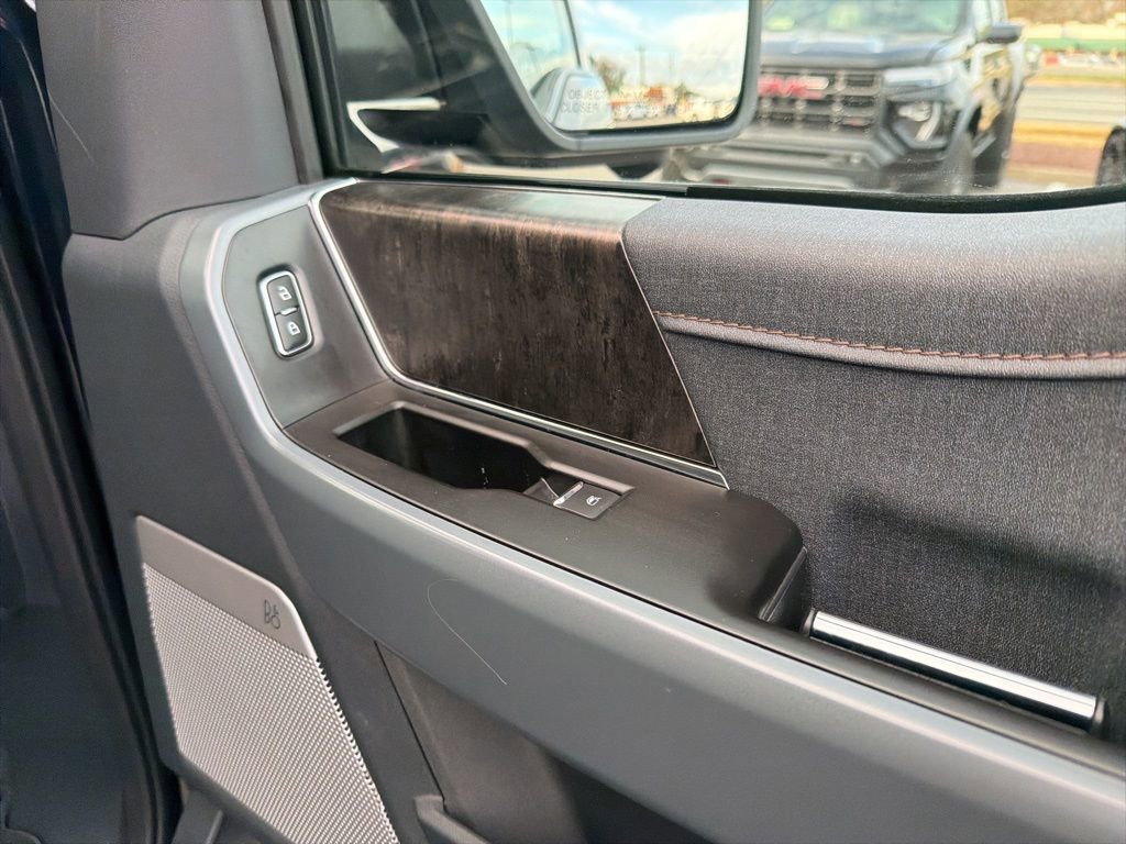 Used 2022 Ford F150 Lightning Lariat image 32