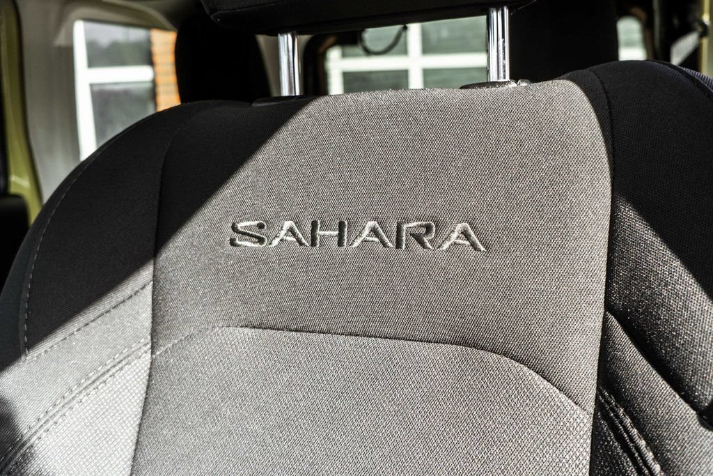 Used 2023 Jeep Wrangler Unlimited Sahara AWD/4WD image 8