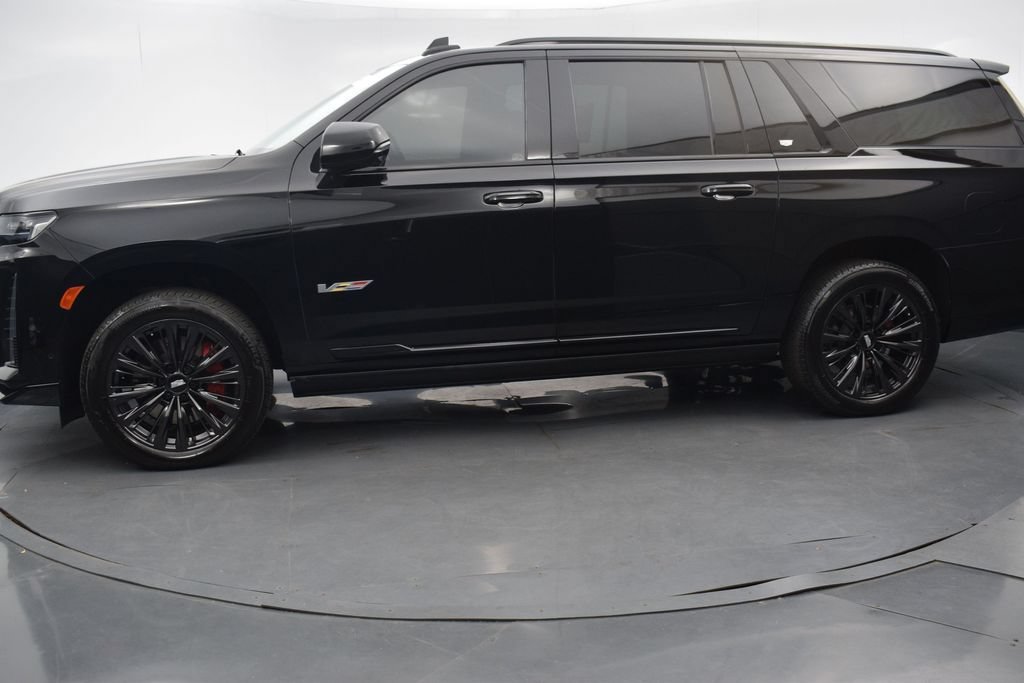 Certified 2023 Cadillac Escalade ESV V w/ Heavy-Duty Trailer Package AWD/4WD image 2