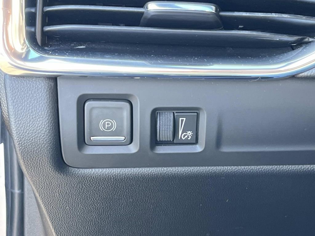 Used 2019 Cadillac XT4 Premium Luxury w/ Enhanced Visibility Package image 27