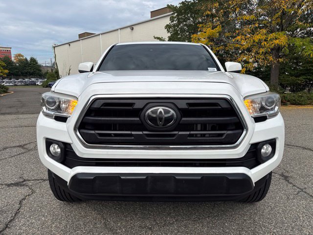 Used 2018 Toyota Tacoma SR5 RWD image 2