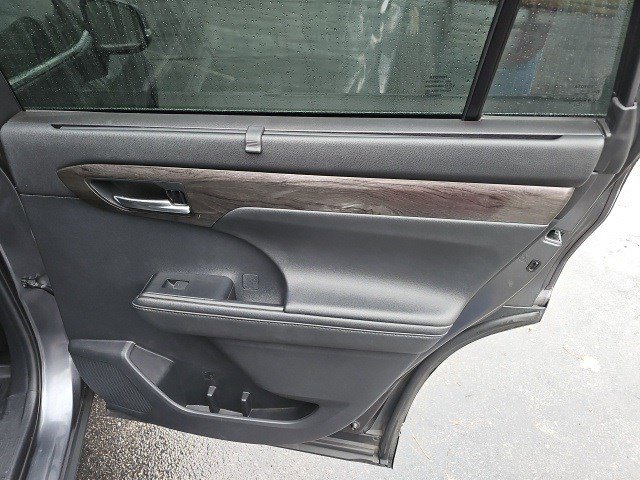 Used 2021 Toyota Highlander Limited image 17