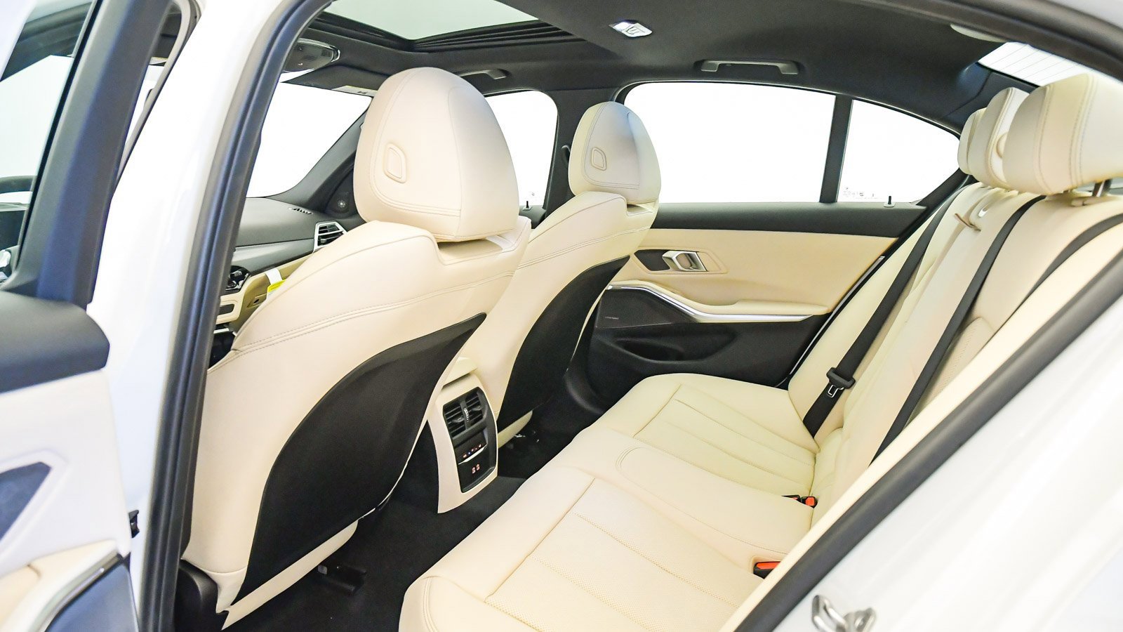 New 2026 BMW 330i xDrive Sedan w/ Premium Package image 19