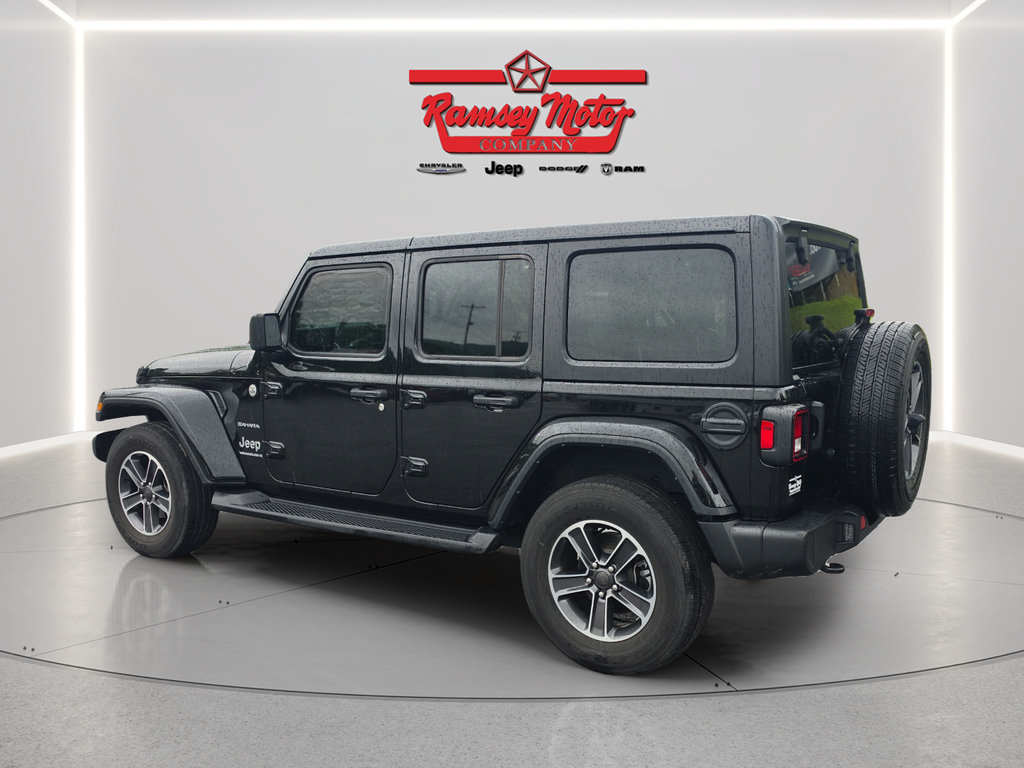 Used 2023 Jeep Wrangler Unlimited Sahara w/ Cold Weather Group AWD/4WD image 3