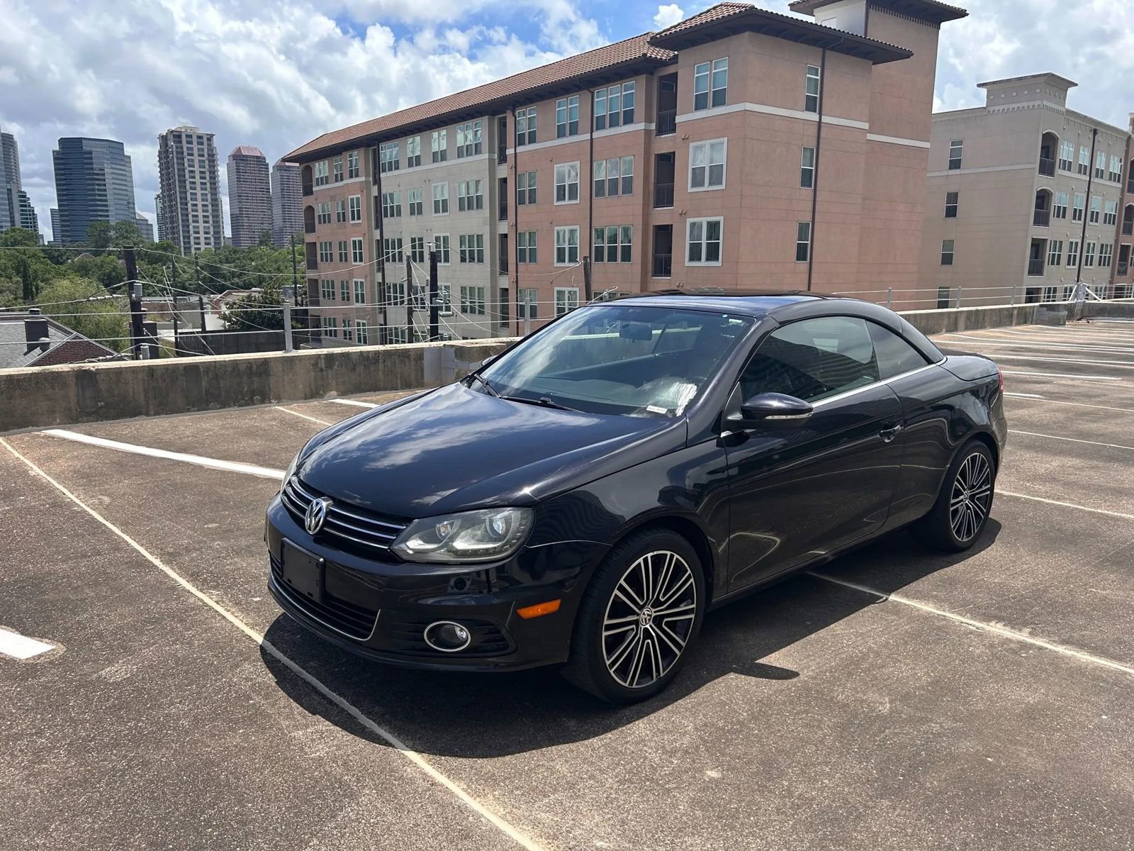 Used 2013 Volkswagen Eos image 3