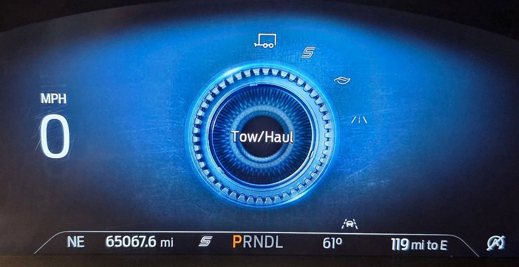 Used 2023 Ford Explorer Platinum w/ Technology Package AWD/4WD image 61