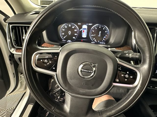 Used 2021 Volvo S60 T6 Momentum AWD/4WD image 26