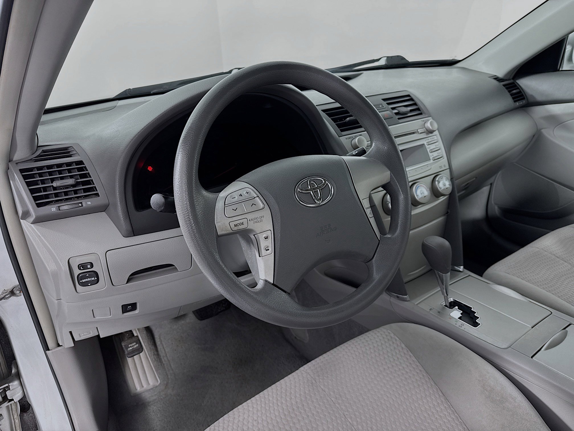 Used 2011 Toyota Camry LE w/ LE Extra-Value Pkg image 9