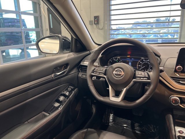 Used 2025 Nissan Altima 2.5 SR image 38
