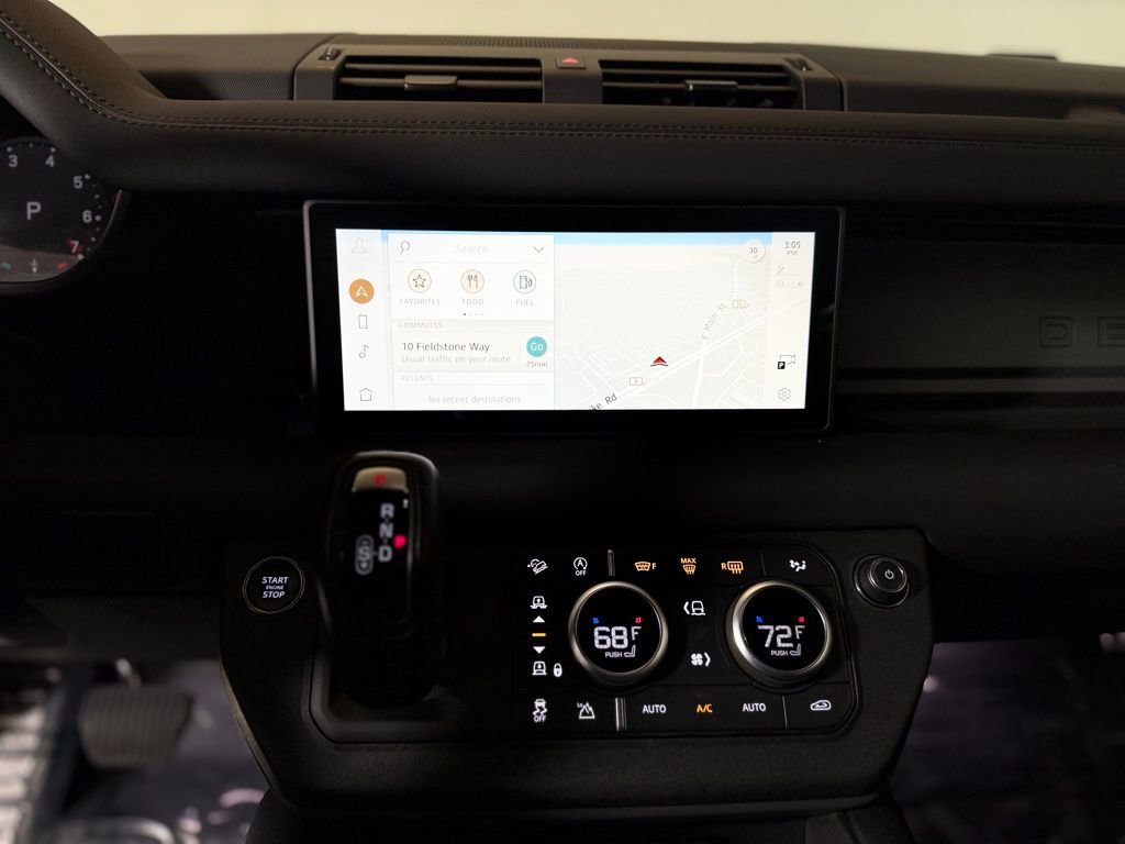 Used 2024 Land Rover Defender 110 X-Dynamic SE image 17