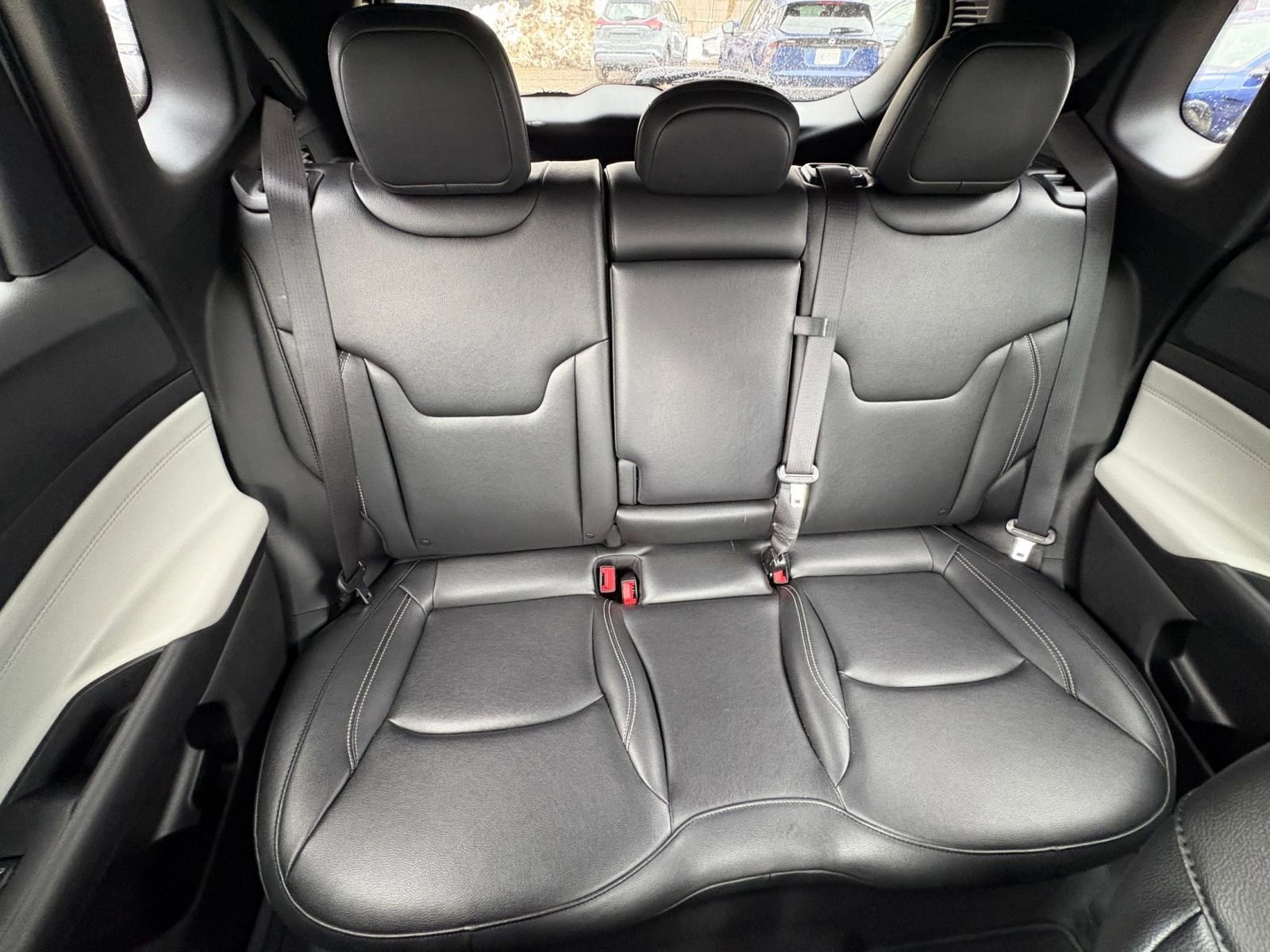 Used 2025 Jeep Compass Limited image 36