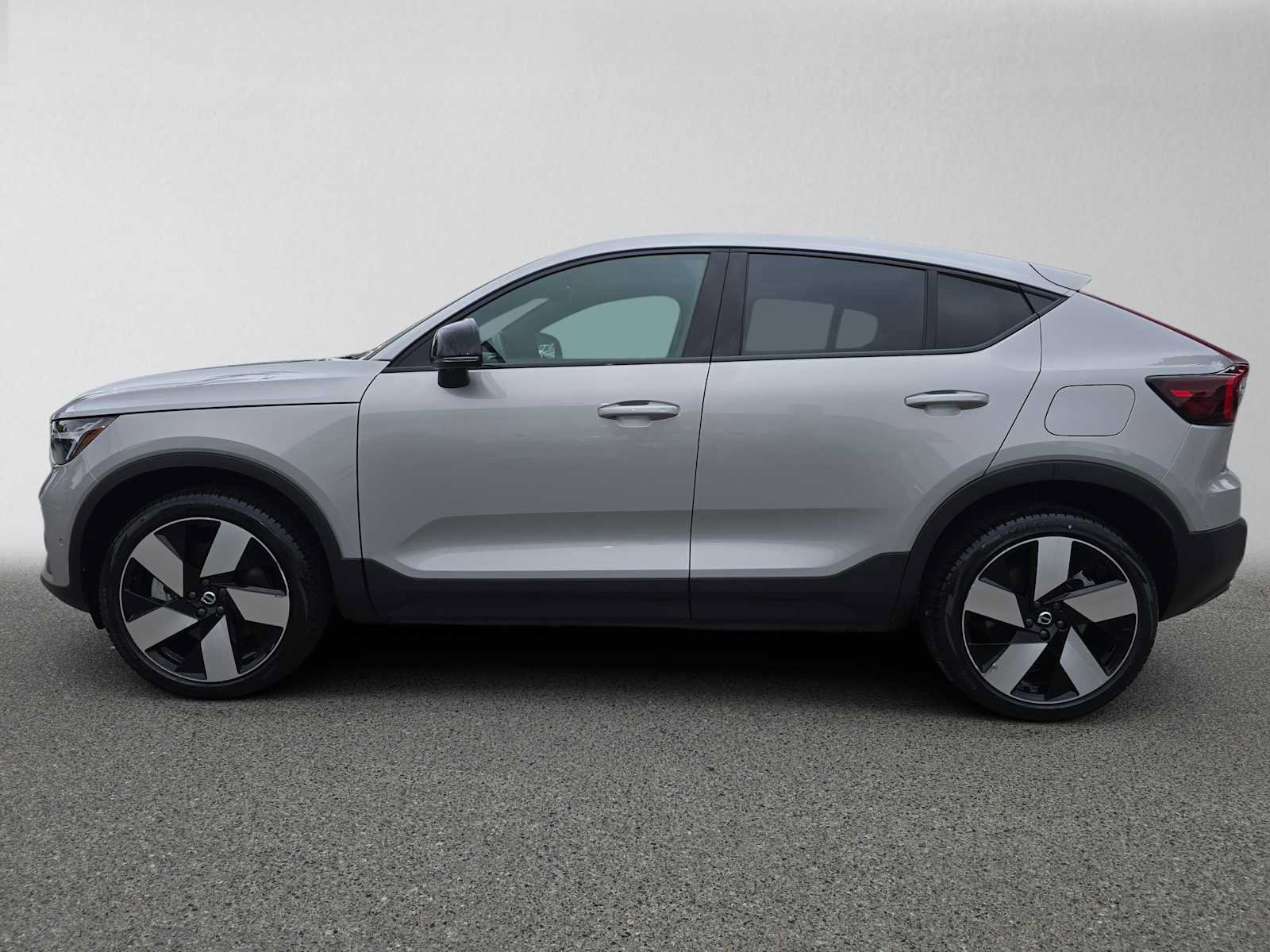Certified 2023 Volvo C40 P8 Recharge Ultimate w/ Protection Package Premier AWD/4WD image 7