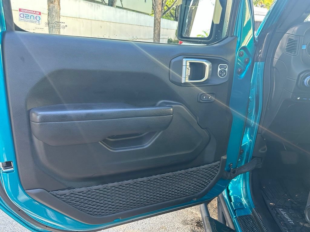 Used 2024 Jeep Wrangler Unlimited Rubicon 4xe AWD/4WD image 15