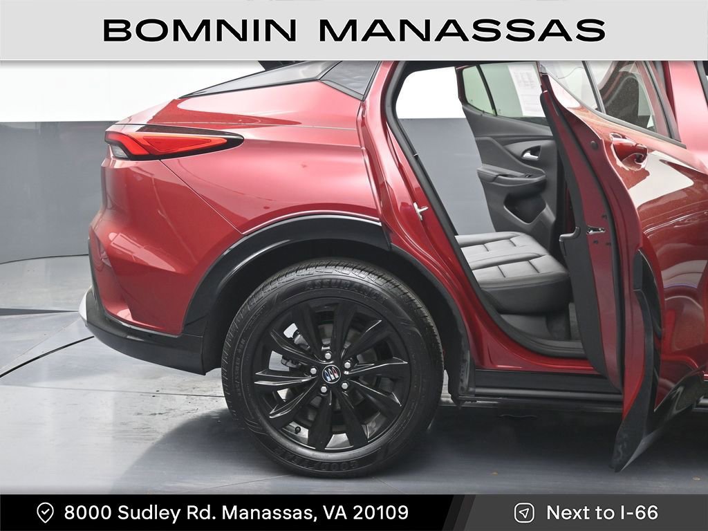 Used 2024 Buick Envista Sport Touring w/ Convenience I Package FWD image 10