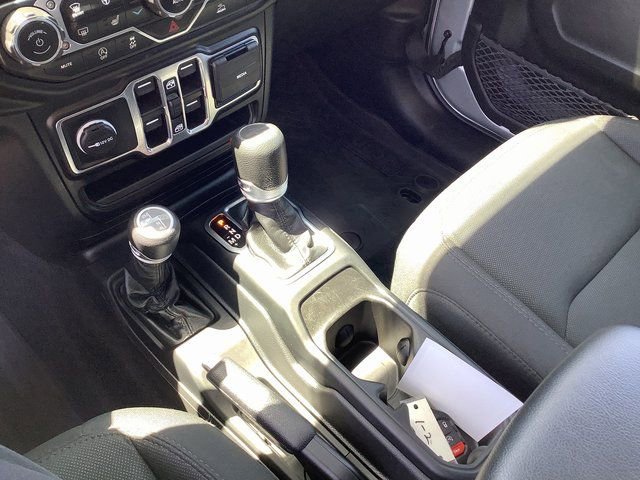 Used 2023 Jeep Gladiator Willys image 18