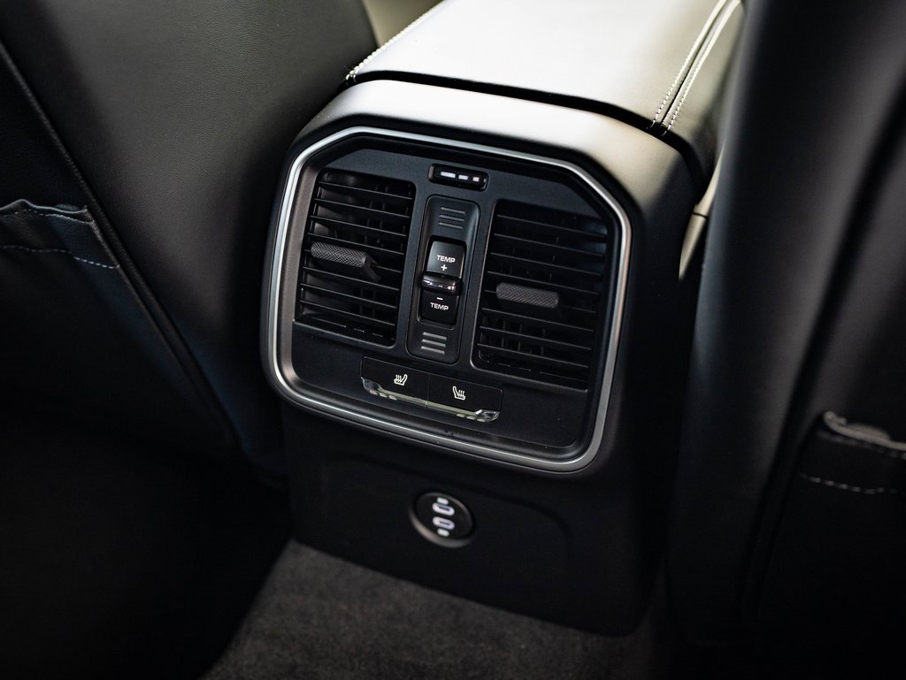 New 2026 Porsche Macan Turbo image 49