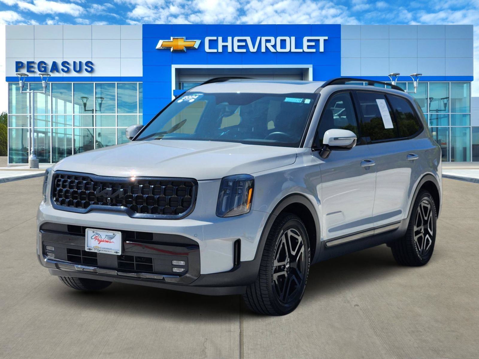 Used 2024 Kia Telluride SX X-Line AWD/4WD image 2