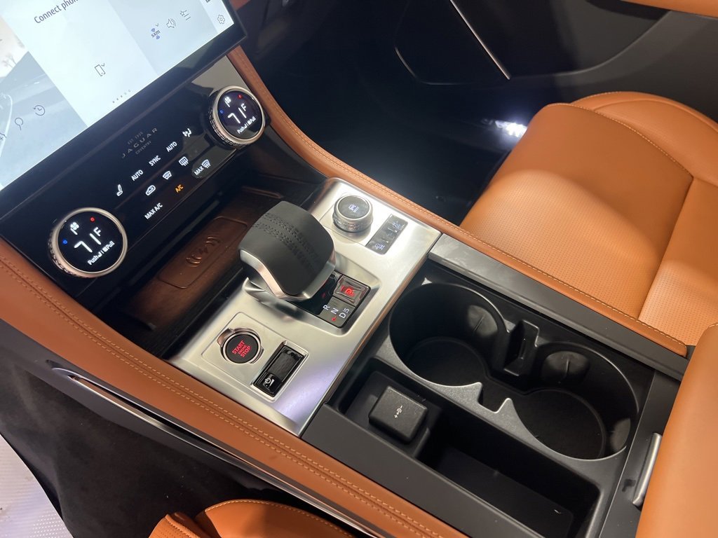 New 2026 Jaguar F-PACE R-Dynamic S image 17