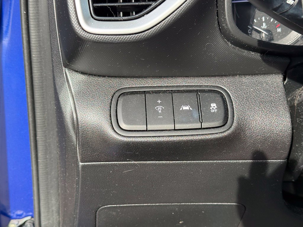 Used 2021 Hyundai Venue SE FWD image 18