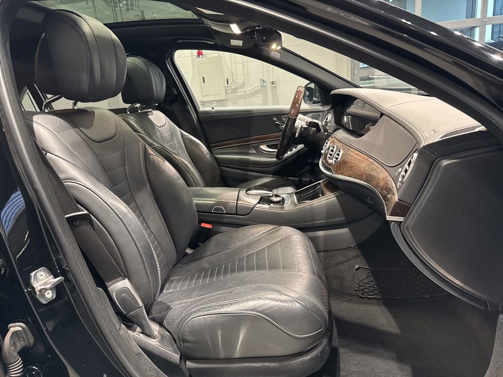 Used 2018 Mercedes-Benz S 560 4MATIC Sedan w/ AMG Line Exterior image 42