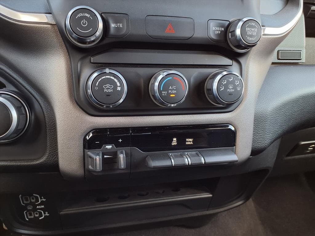 Used 2024 RAM 2500 Big Horn w/ Bed Utility Group image 9