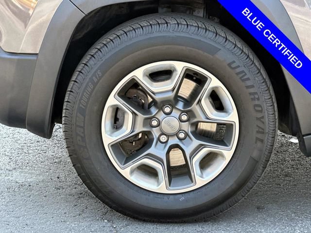 Used 2019 Jeep Cherokee Trailhawk w/ Comfort/Convenience Group AWD/4WD image 6