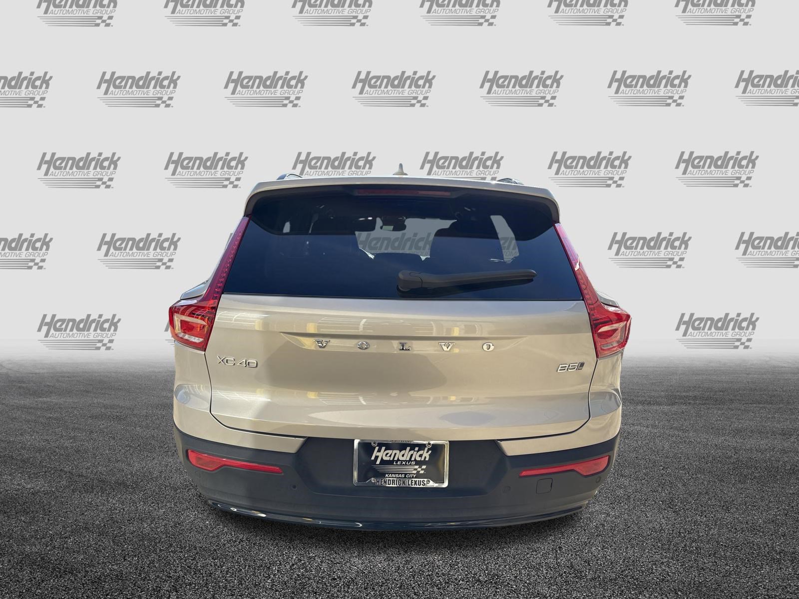 Certified 2025 Volvo XC40 B5 Plus image 9