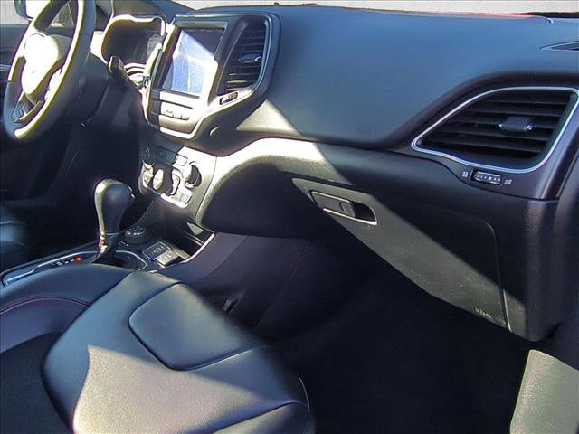 Used 2022 Jeep Cherokee Trailhawk w/ Technology Group B image 21