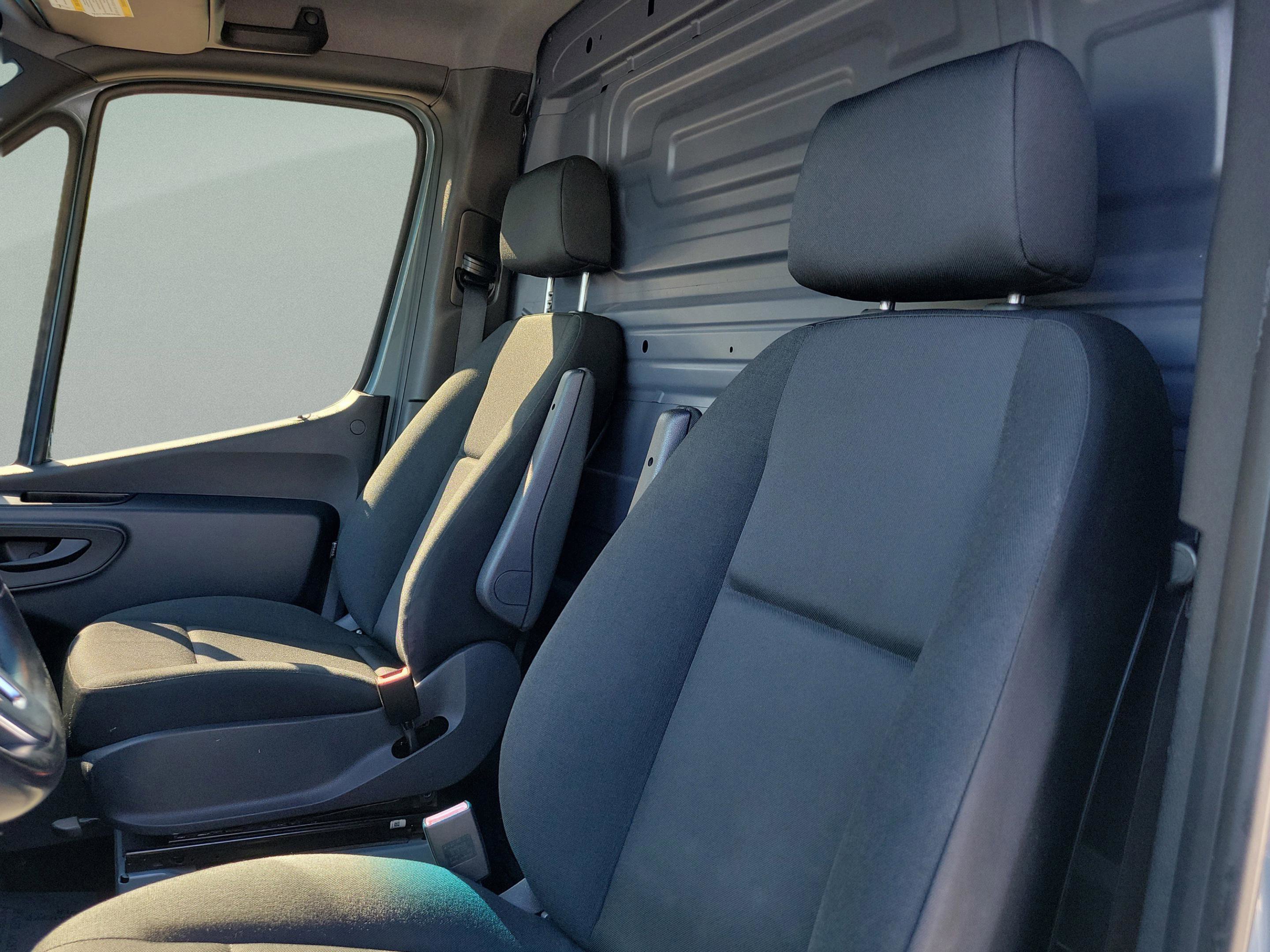Used 2021 Mercedes-Benz Sprinter 144 Cargo image 8
