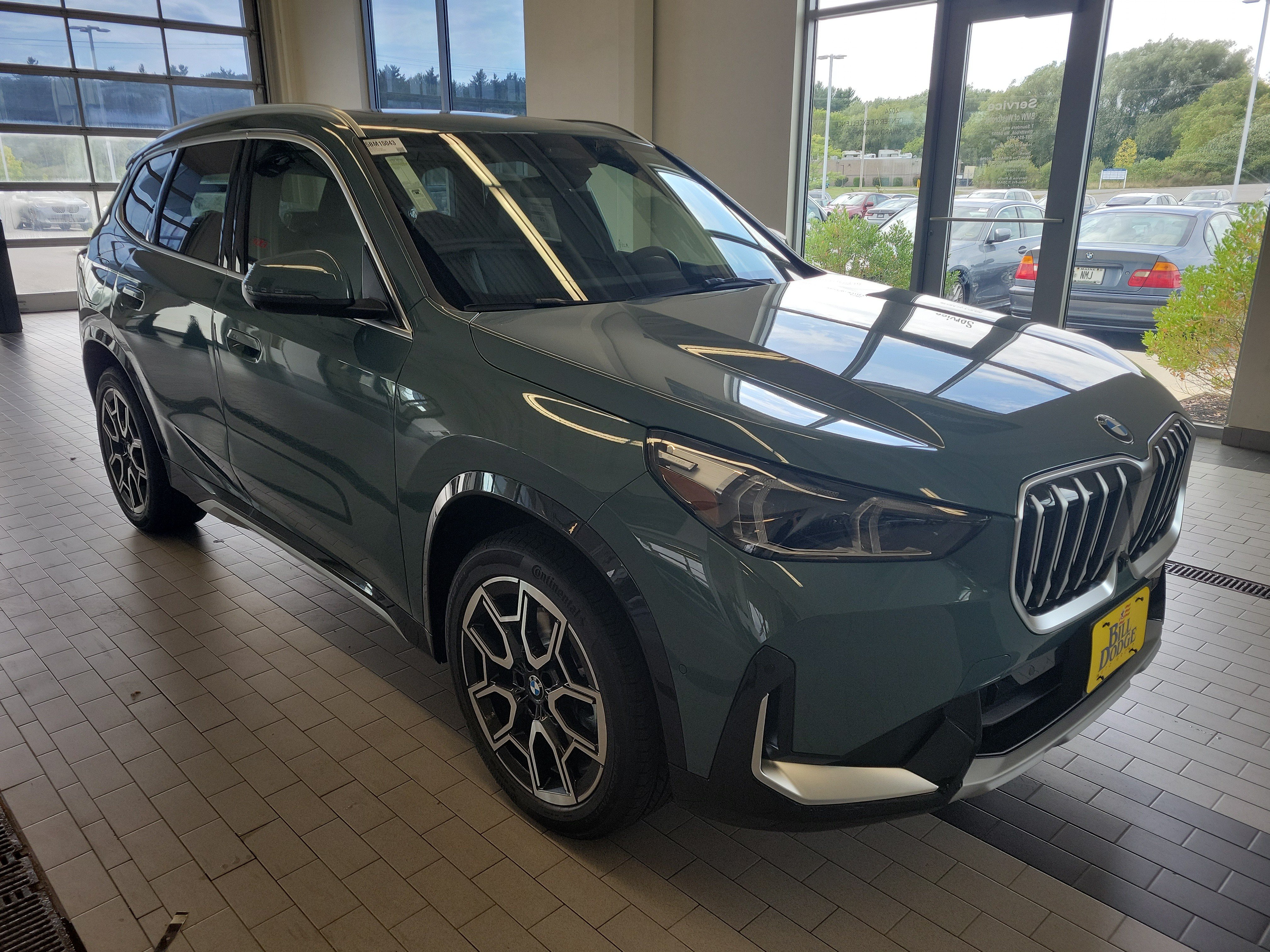 Used 2026 BMW X1 xDrive28i w/ Technology Package AWD/4WD image 3