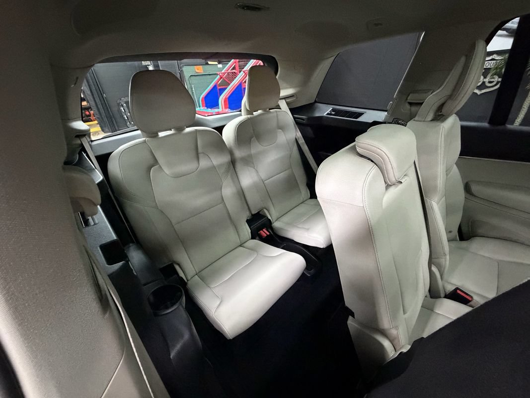 Used 2020 Volvo XC90 T5 Momentum AWD/4WD image 21