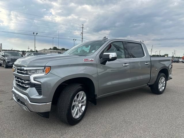 Used 2023 Chevrolet Silverado 1500 LTZ w/ Technology Package AWD/4WD image 29