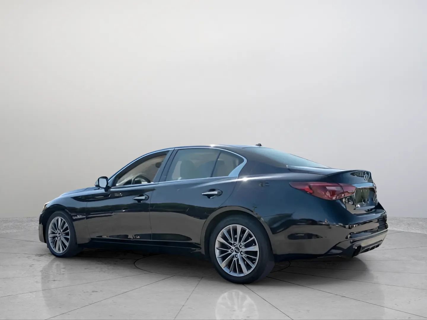 Used 2019 INFINITI Q50 Luxe w/ Essential Package (3.0T Luxe) image 4