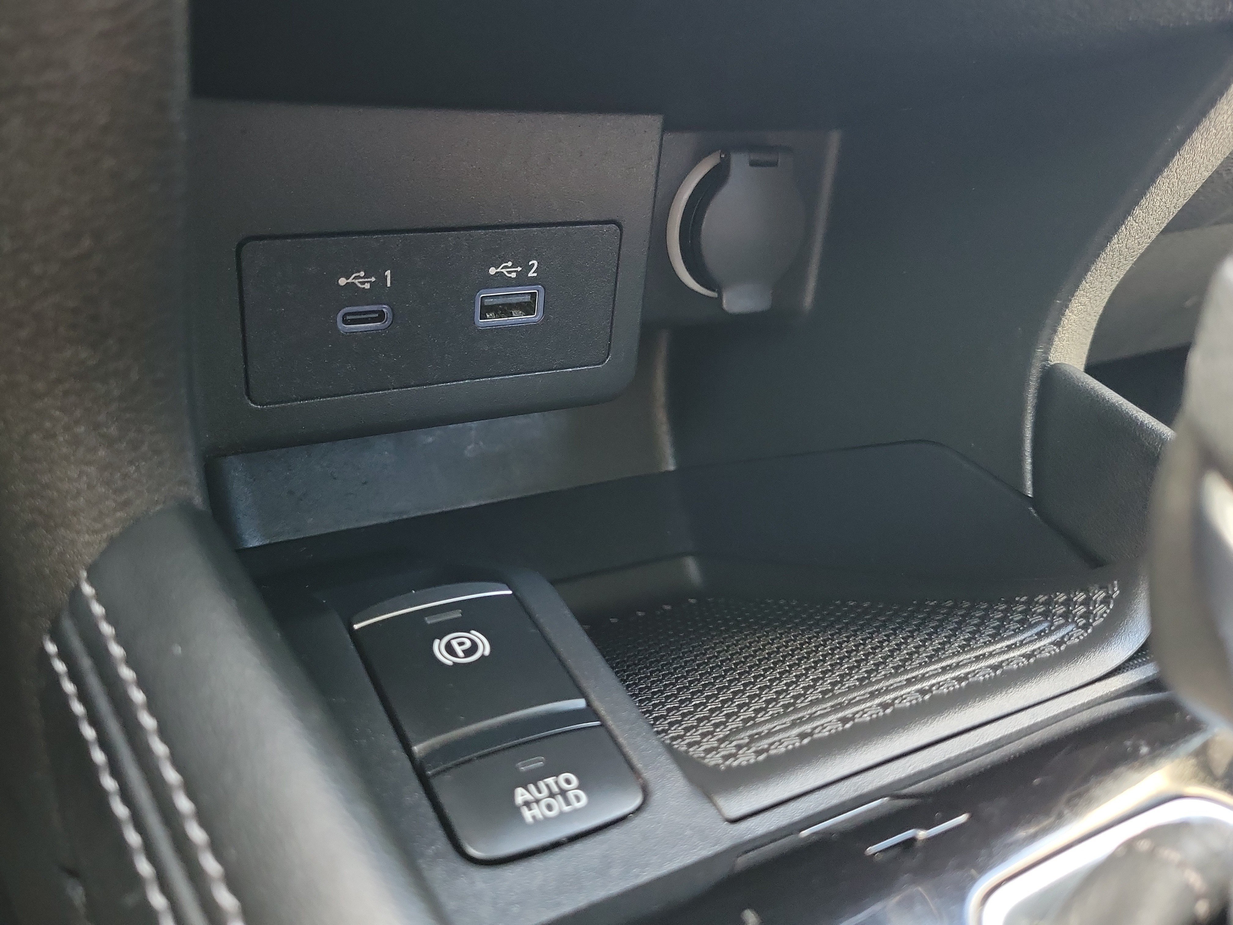 Certified 2023 Nissan Kicks SV FWD image 28
