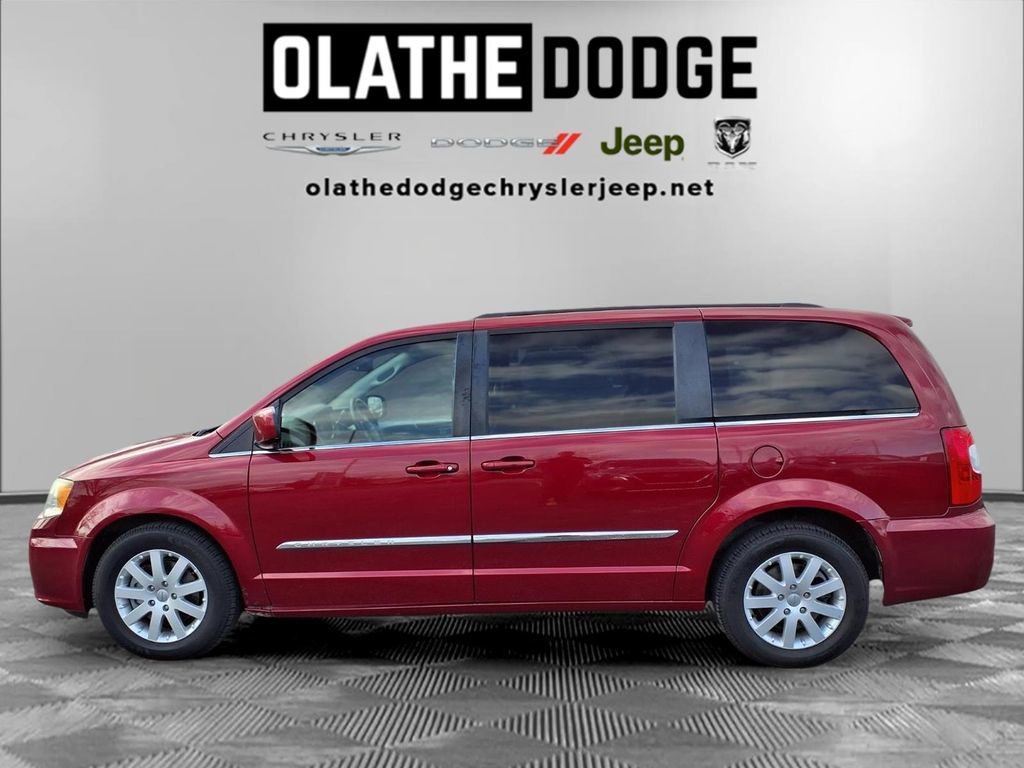 Used 2014 Chrysler Town & Country Touring image 22