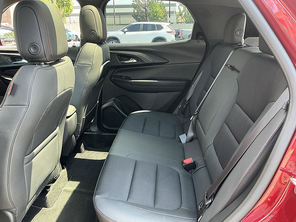 Used 2023 Chevrolet TrailBlazer RS w/ Sun and Liftgate Package FWD image 26