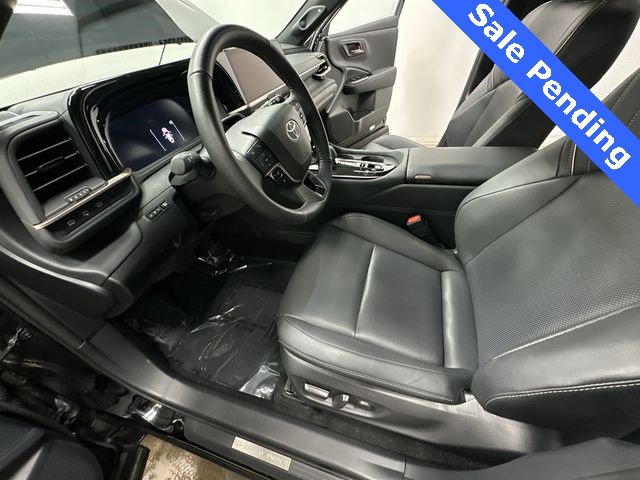 Used 2025 Toyota Crown Signia image 14