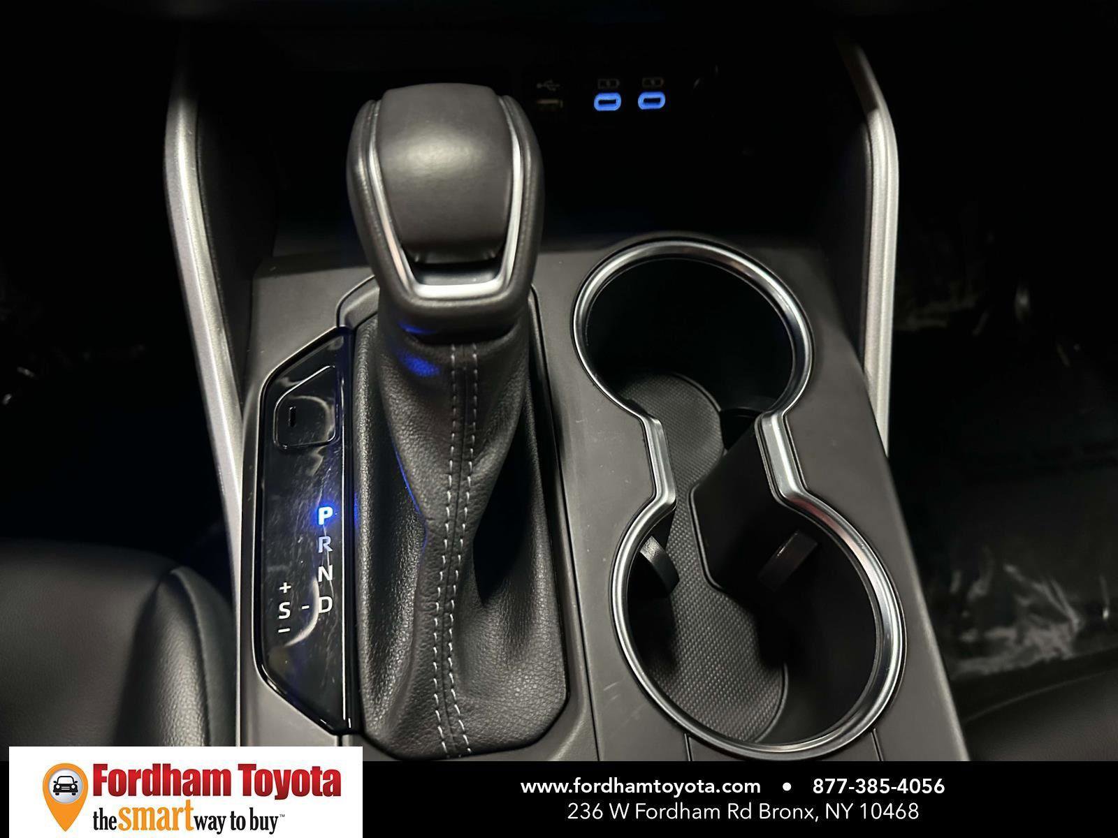 Used 2022 Toyota Highlander XLE AWD/4WD image 29