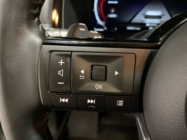 Used 2024 Nissan Pathfinder Platinum AWD/4WD image 15