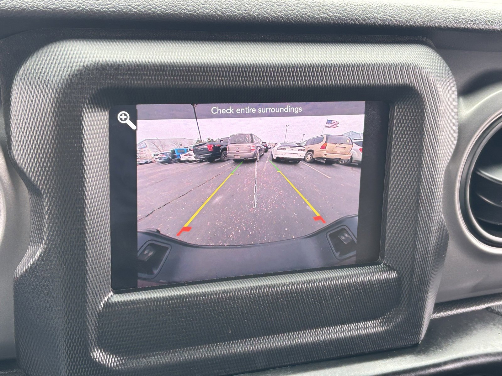 Used 2021 Jeep Gladiator Willys image 5