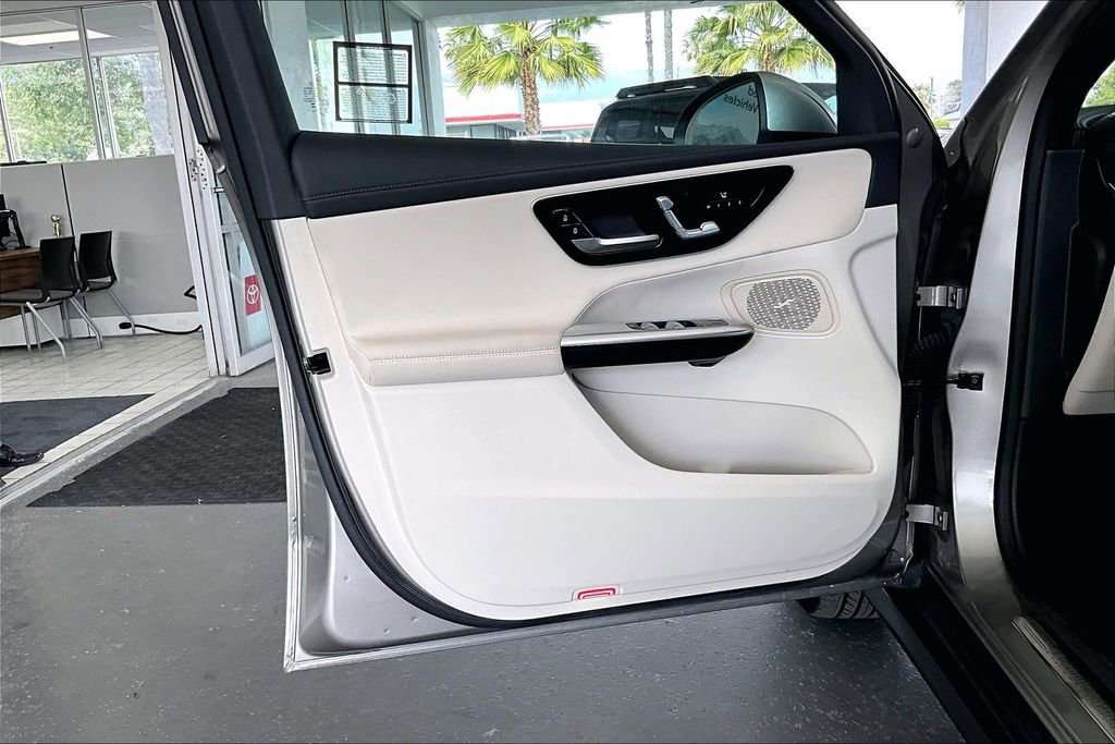 Used 2024 Mercedes-Benz GLC 300 image 20