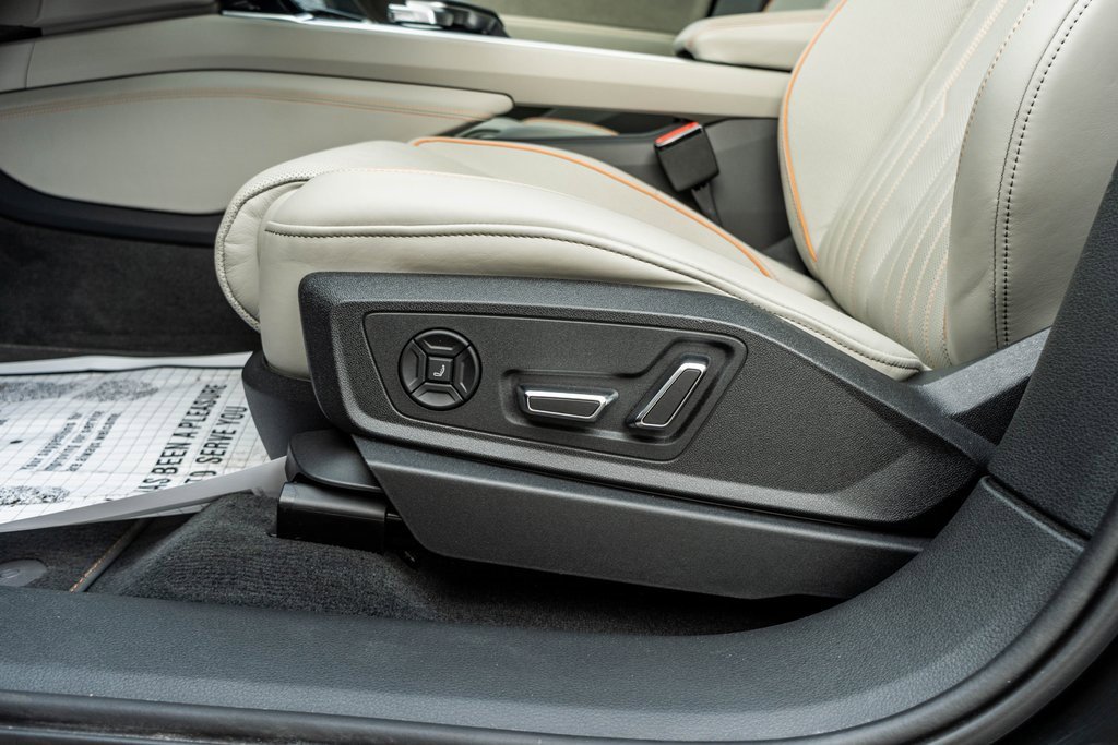 Used 2024 Audi Q8 e-tron Prestige image 30